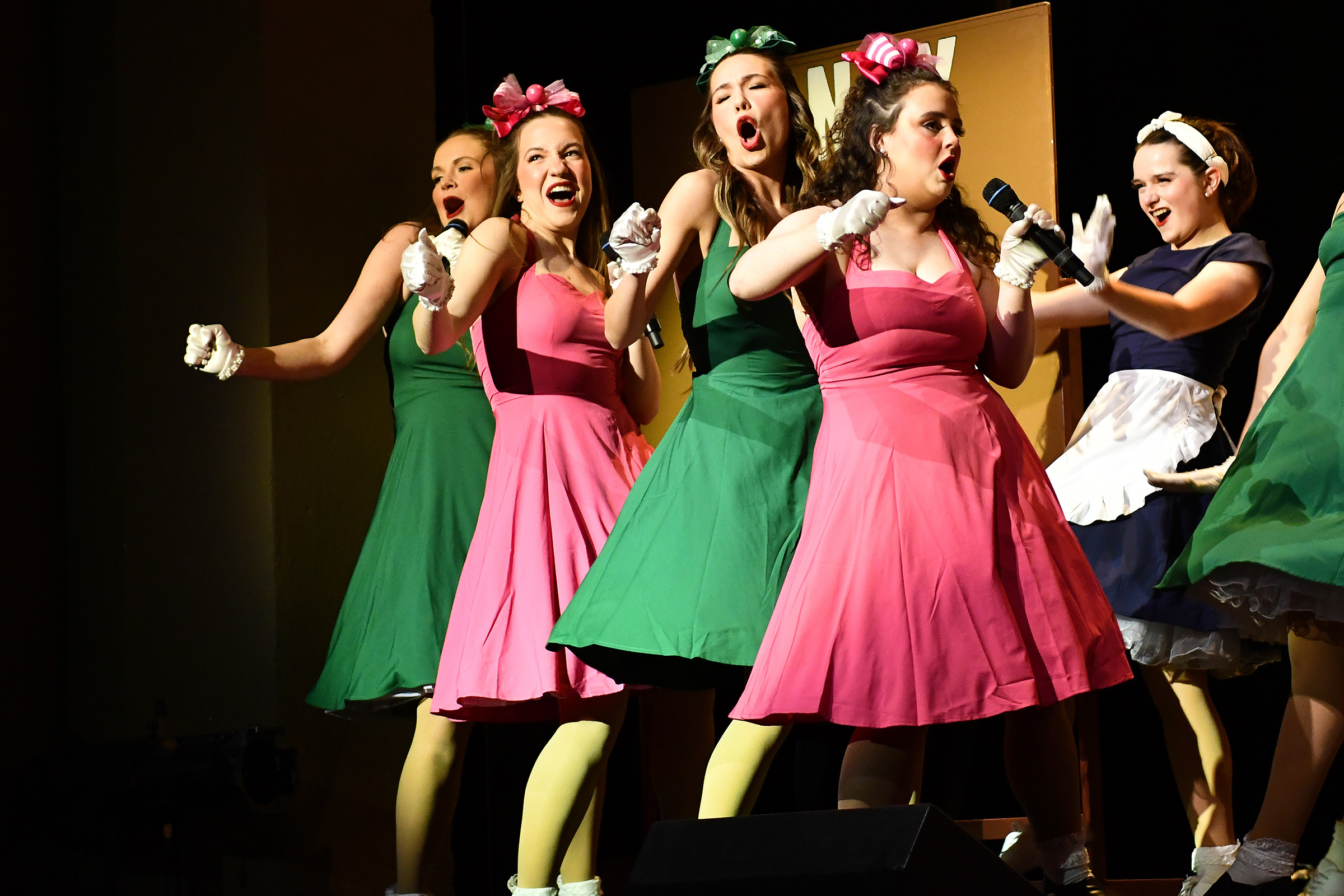 Sing 2025 Theta Pic
