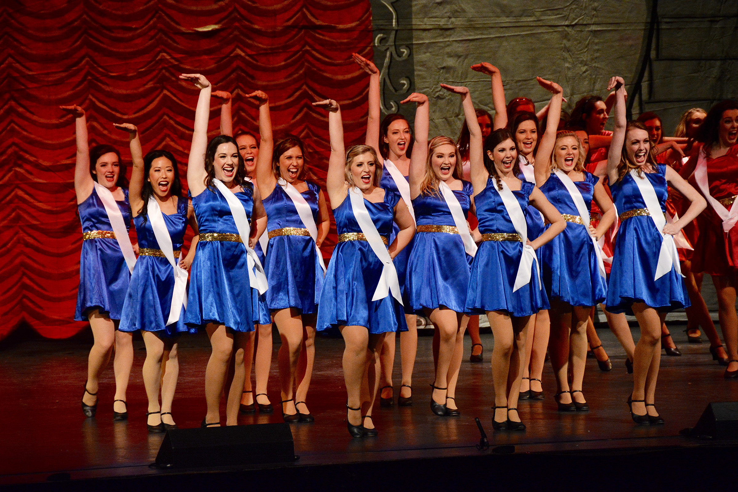 Sing 2017 Theta Photo