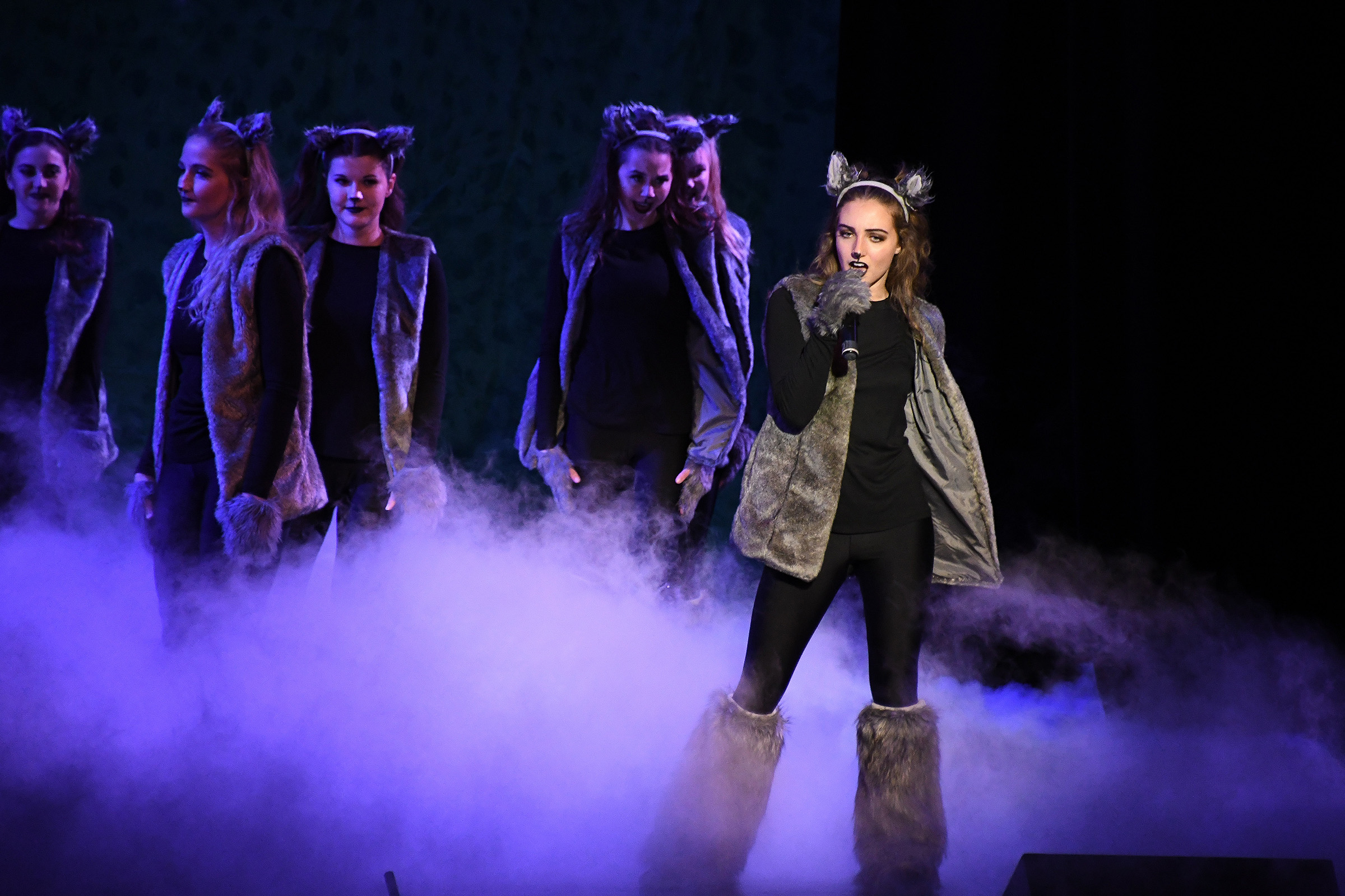 Sing 2019 Theta Pic